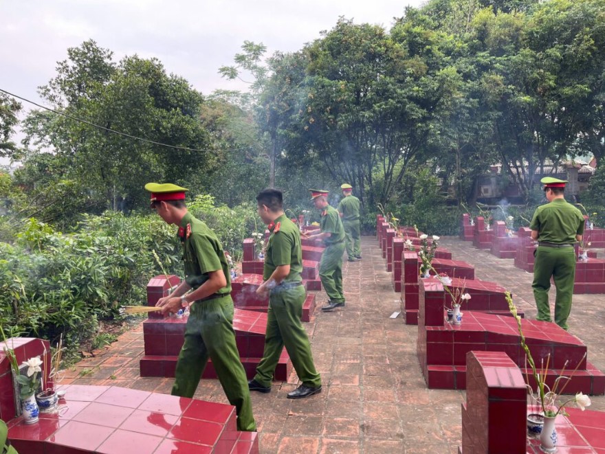  當地幹部以及有關部門誠敬參與